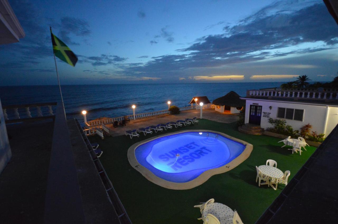 Beyond Sunset Resort & Villas Treasure Beach Dış mekan fotoğraf