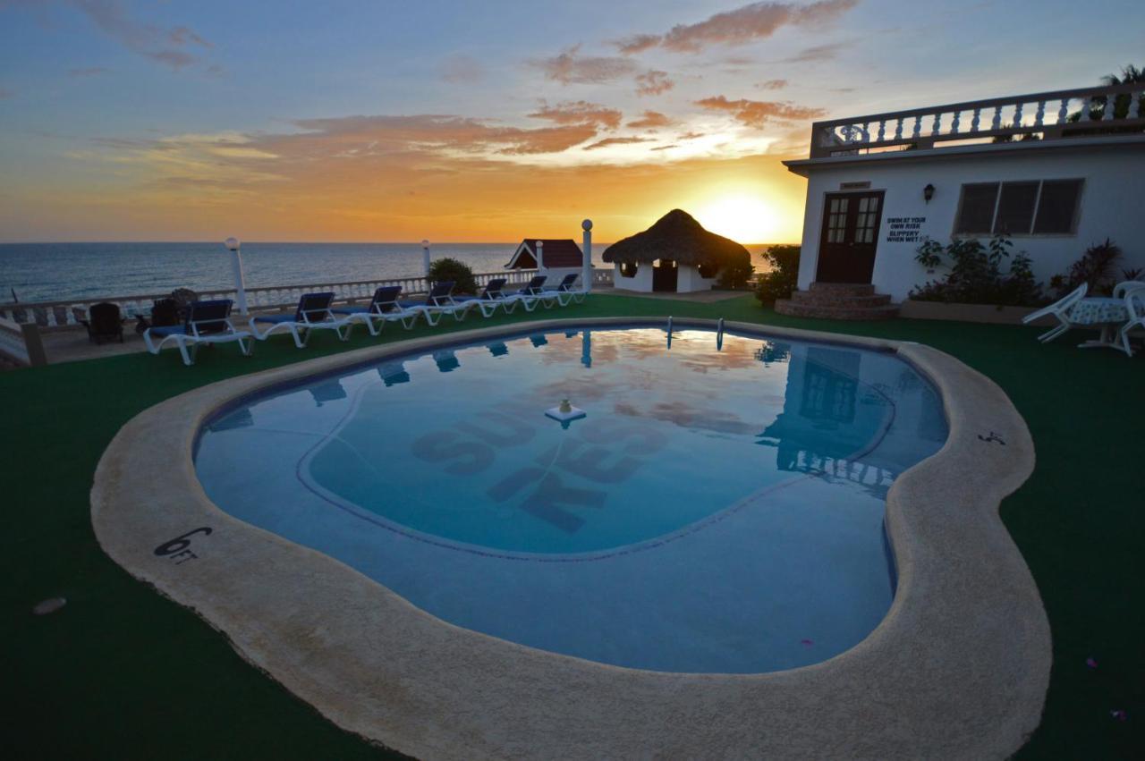 Beyond Sunset Resort & Villas Treasure Beach Dış mekan fotoğraf