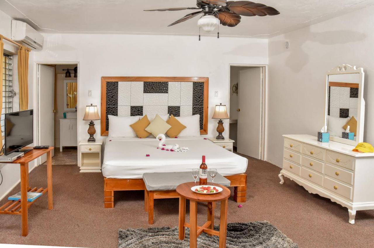 Beyond Sunset Resort & Villas Treasure Beach Dış mekan fotoğraf